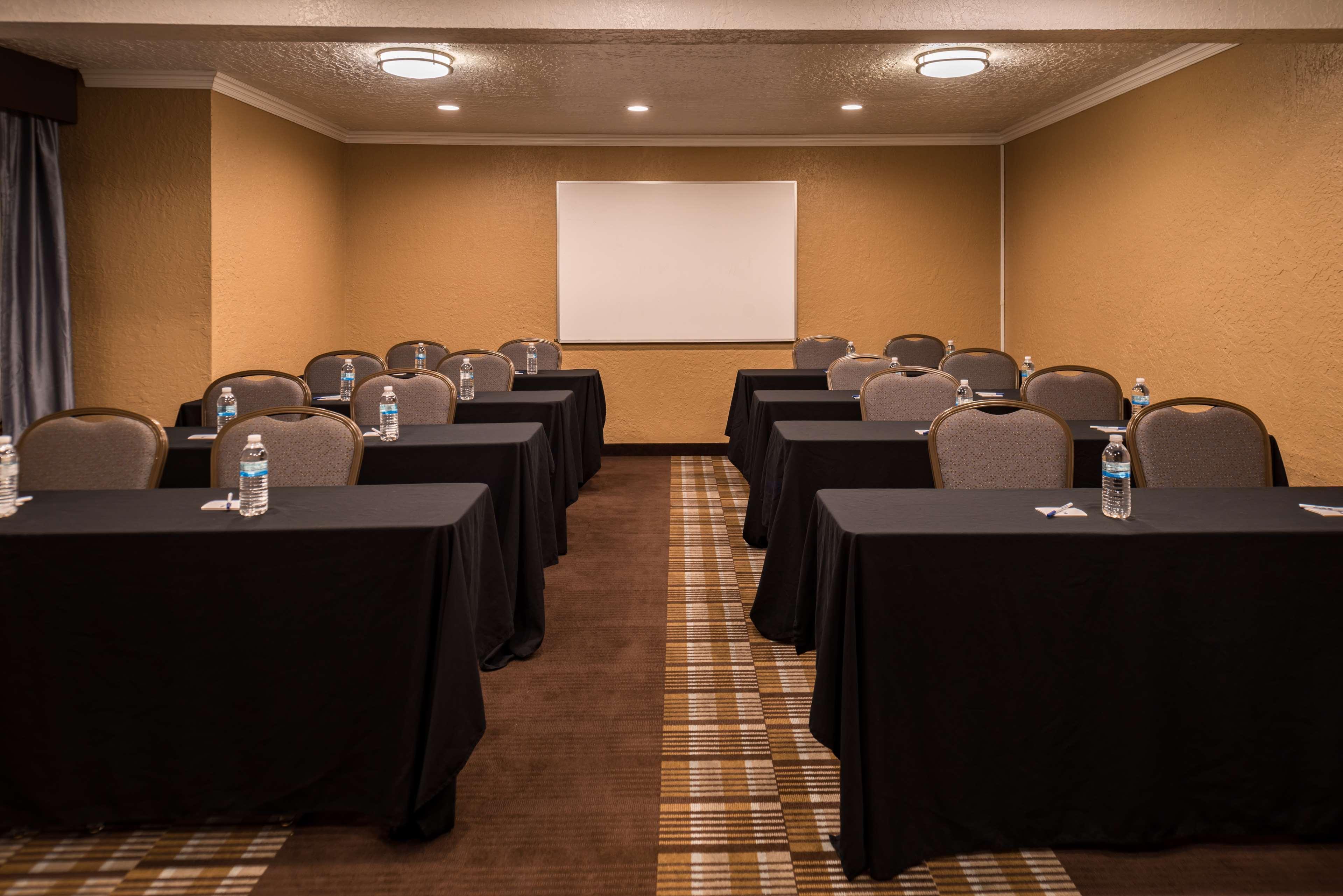 Best Western Airport Albuquerque Innsuites Hotel & Suites Exterior photo