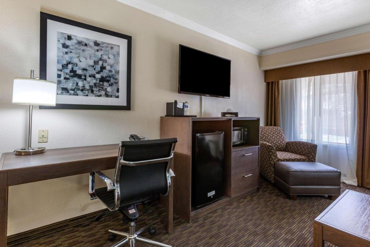 Best Western Airport Albuquerque Innsuites Hotel & Suites Exterior photo